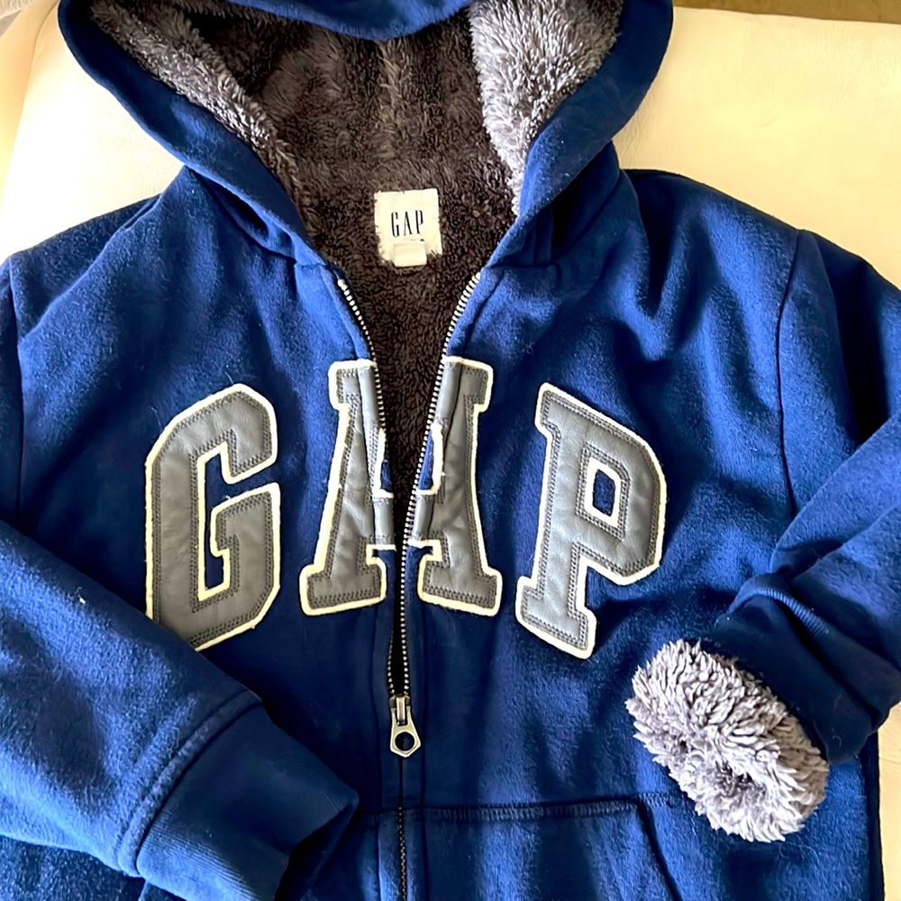 Warm fur lined GAP hoodie 6-7
